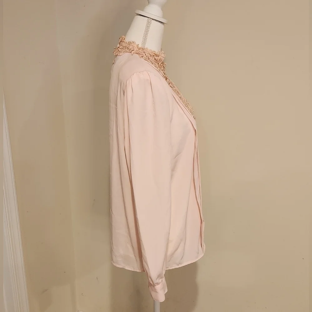 Vintage Worthington Womens's Light Pink Blouse with Lace detail, size 8 - Picture 3 of 12